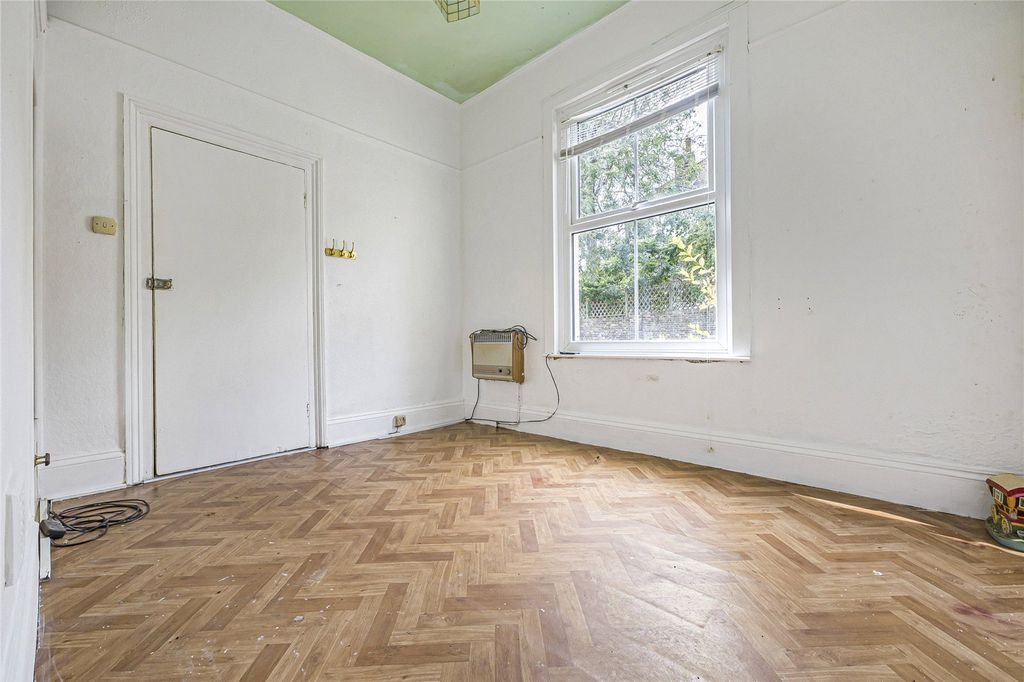 Property photo 2 of 12 Picture No. 03