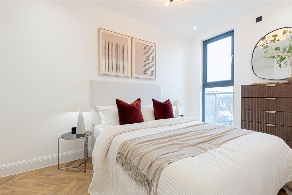 Property photo 3 of 26 Peninsula Ct (18).Jpg