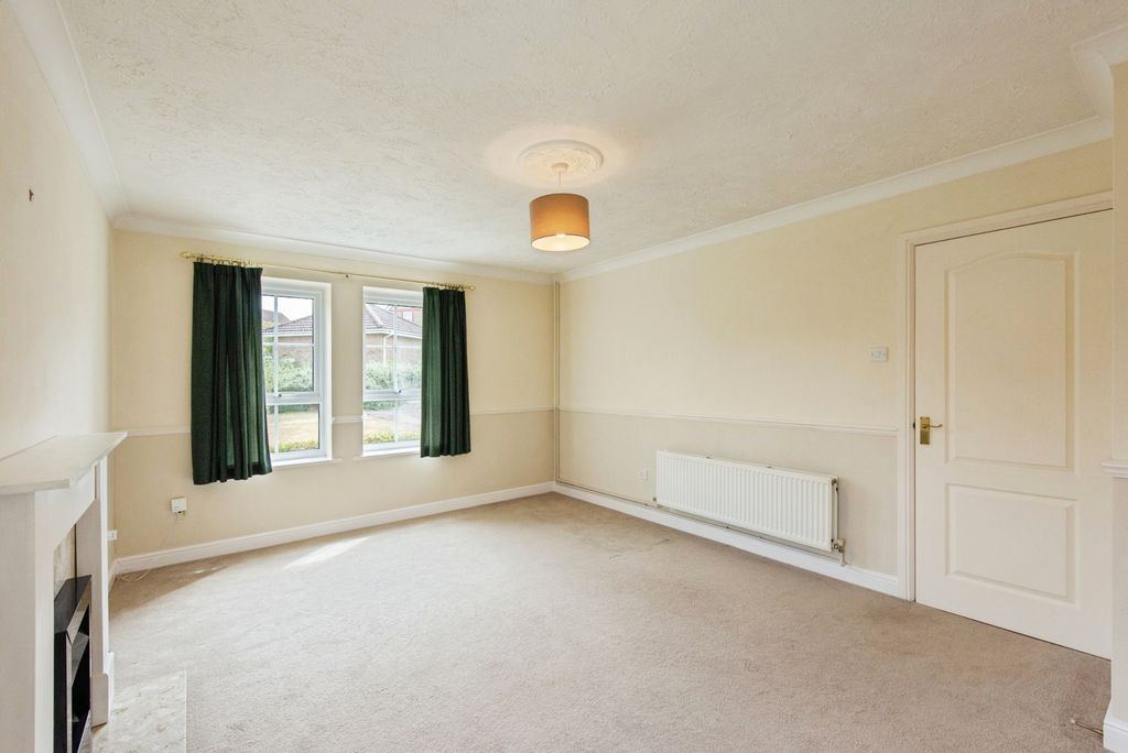 Property photo 2 of 17 Photo
