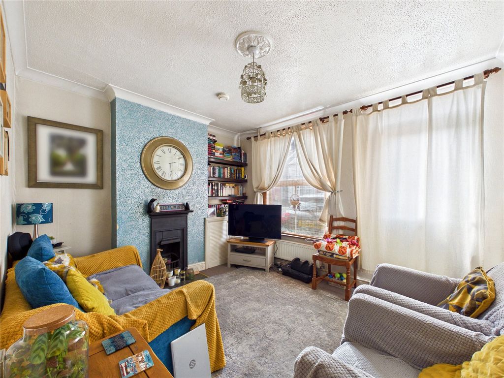 Property photo 2 of 12 Picture No. 04