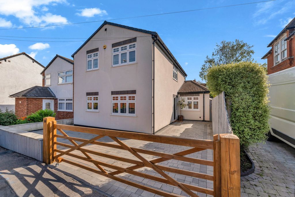 Property photo 1 of 30