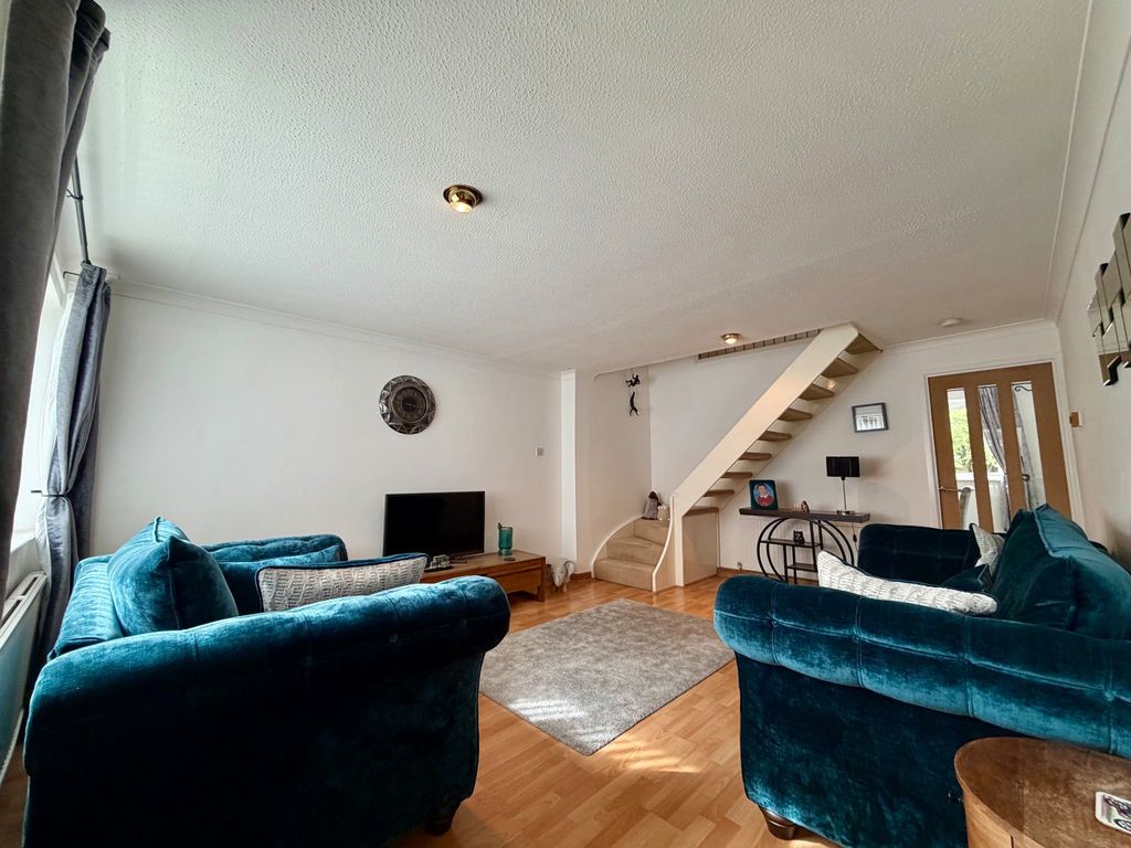 Property photo 2 of 12 Living Room
