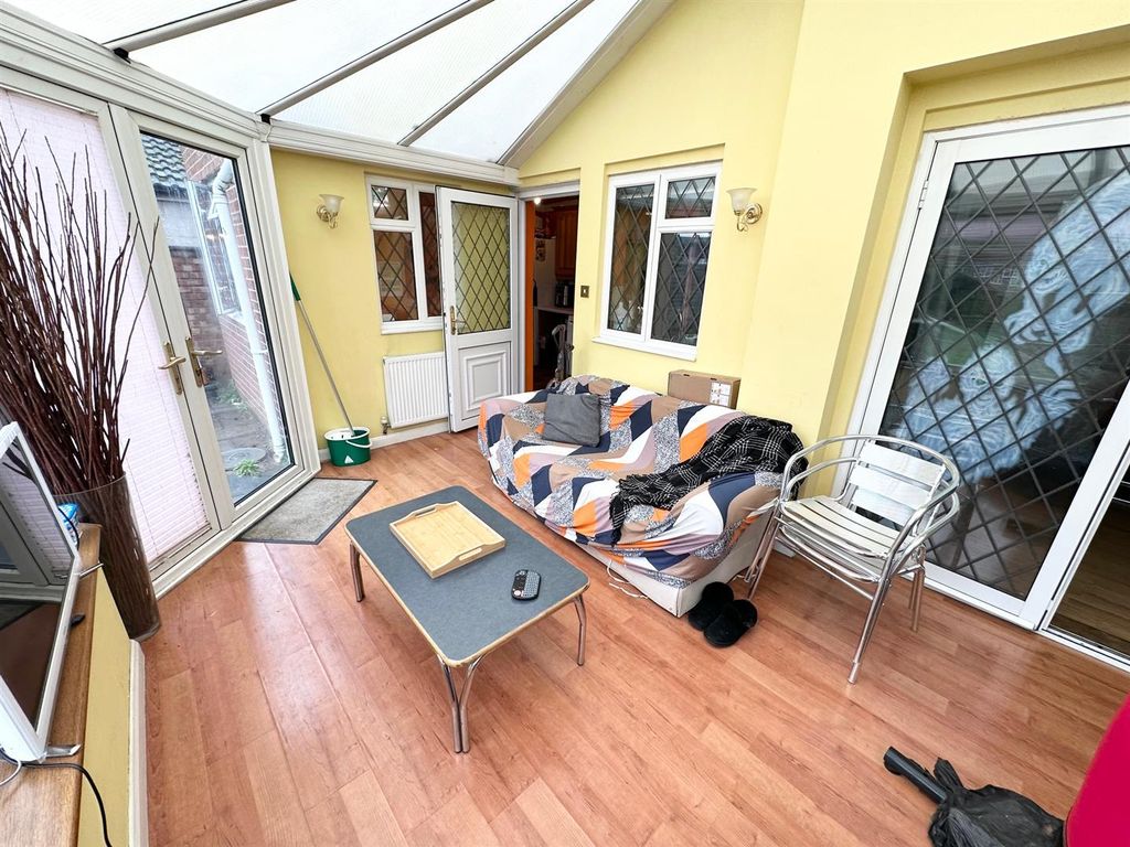Property photo 3 of 15 Conservatory