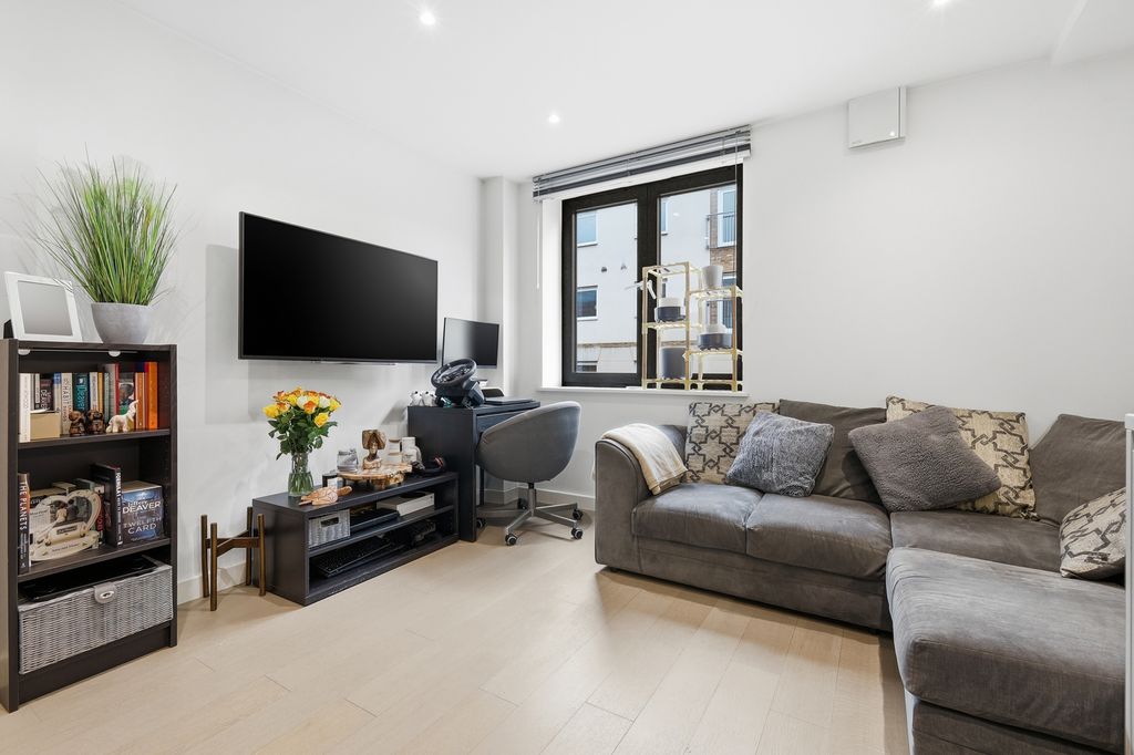 Property photo 2 of 12