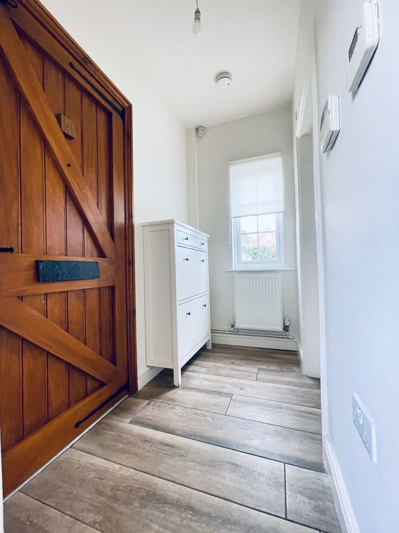 Property photo 2 of 25