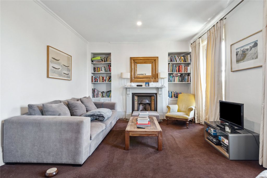 Property photo 2 of 12