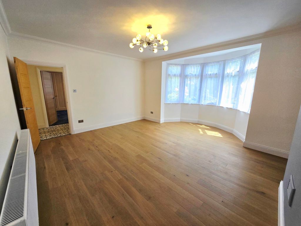 Property photo 3 of 9 Image