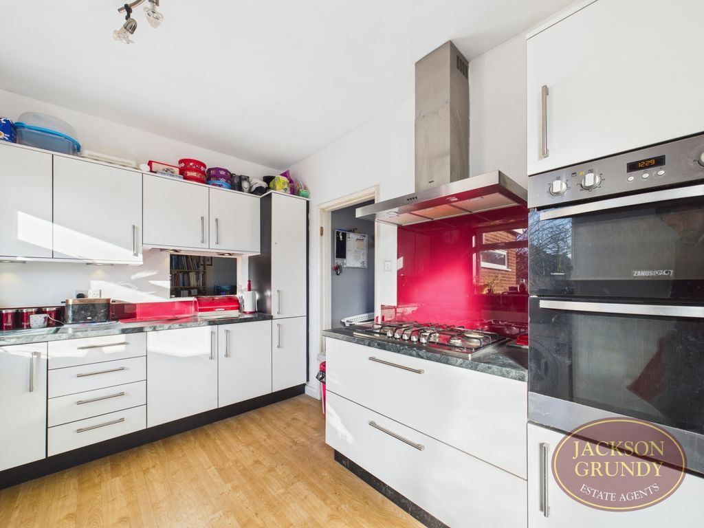 Property photo 2 of 14 Deancourt Drive