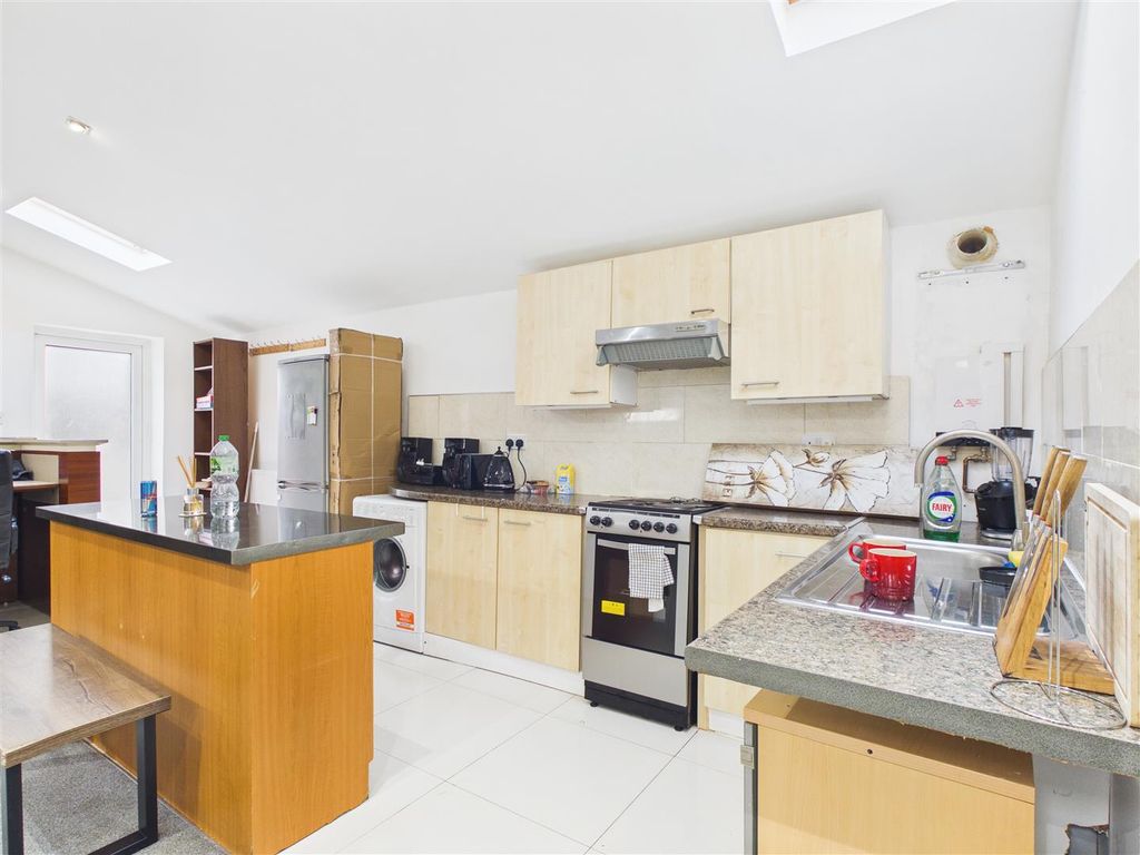 Property photo 2 of 5 Cam04419G0-Pr0057-Still003.Jpg