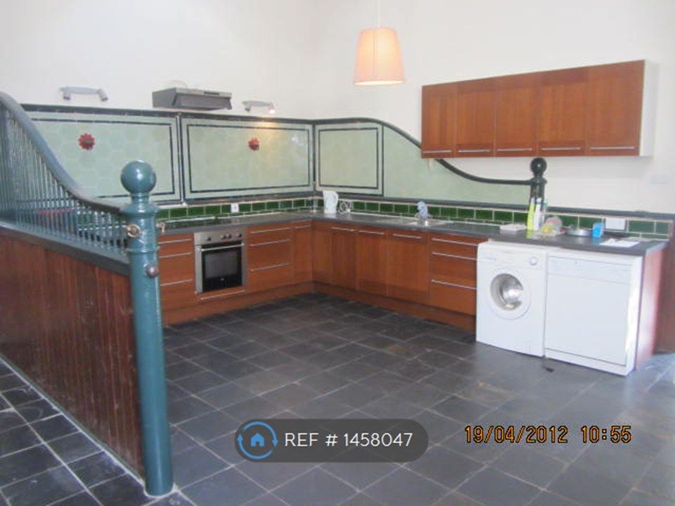 Property photo 2 of 15 Kitchen