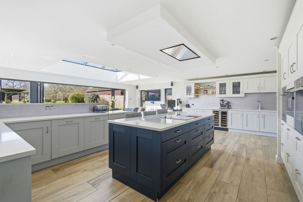 Property photo 3 of 23 Picture No. 25