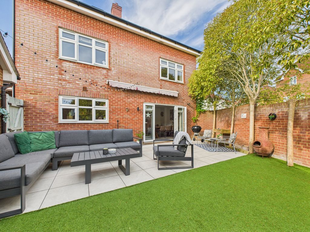 Property photo 2 of 28