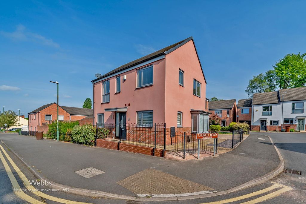 Property photo 1 of 29 Â© Webbs Estate Agents Â© (61 Of 165).Jpg