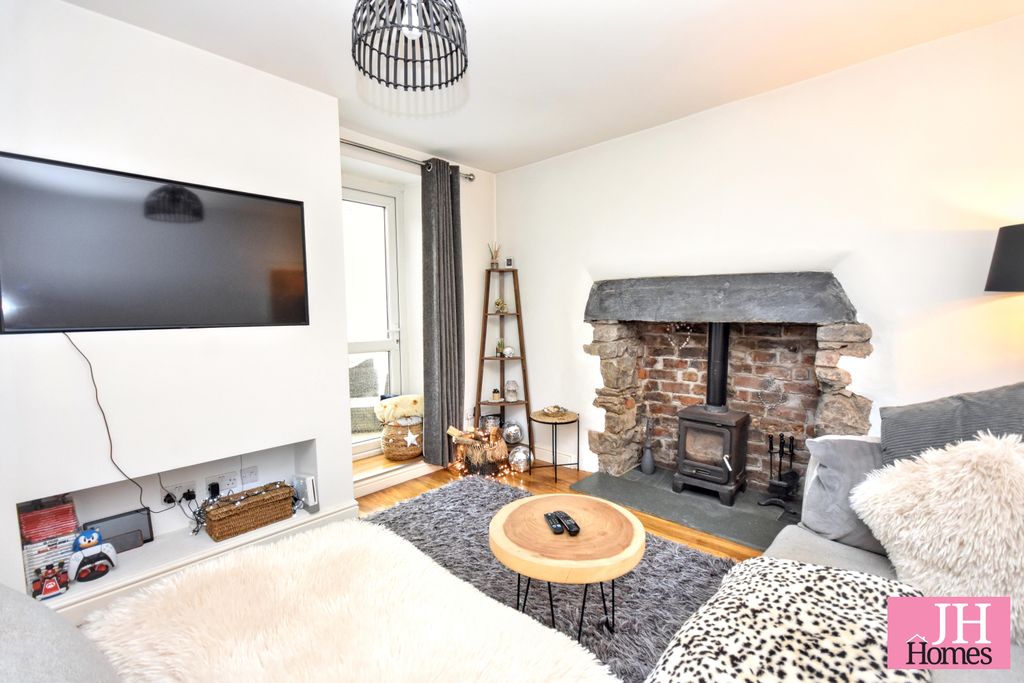 Property photo 3 of 16