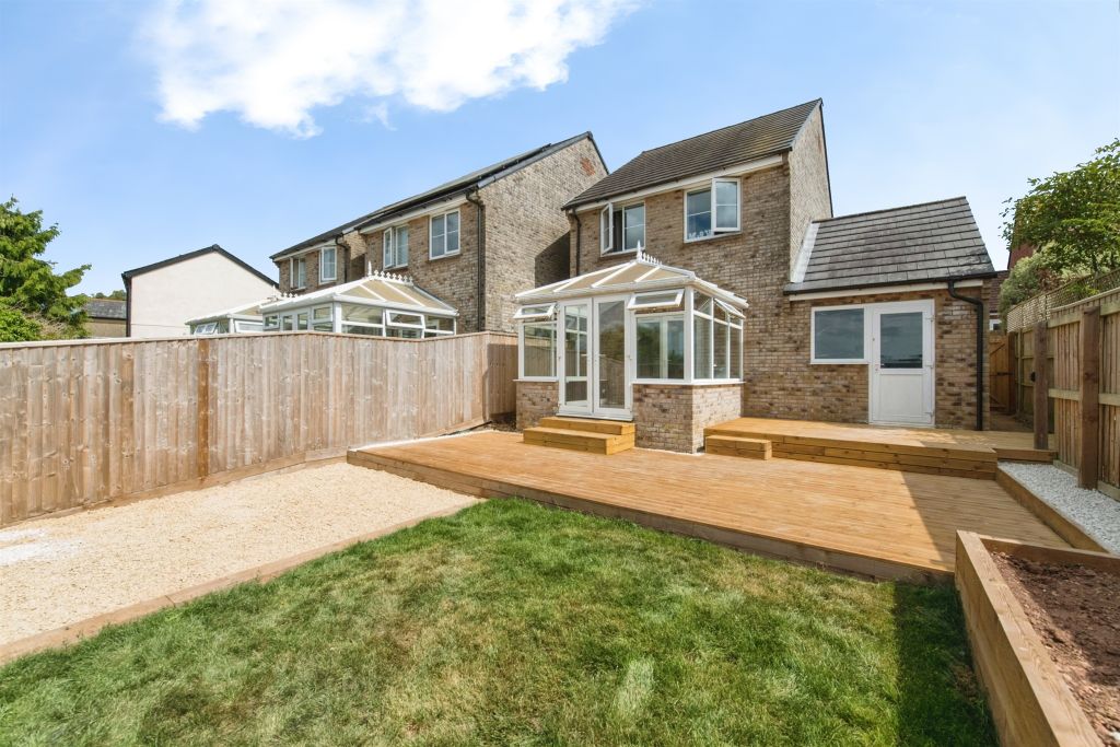Property photo 2 of 18