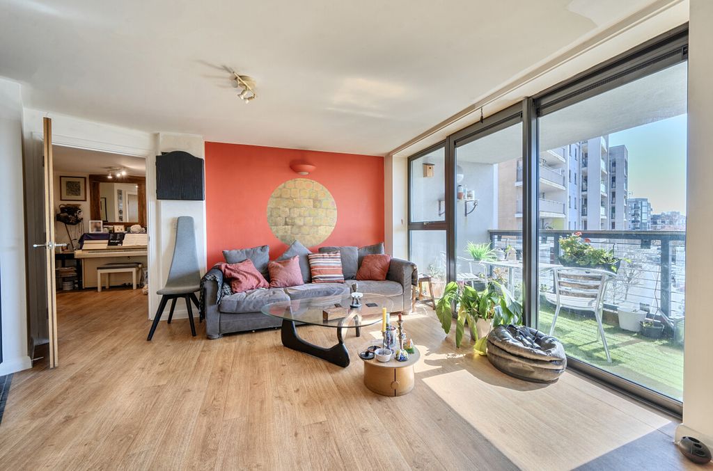 Property photo 3 of 16 1425266-8-69ba91c...