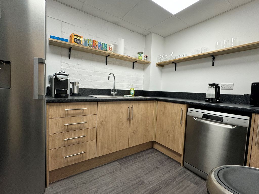 Property photo 3 of 13 d