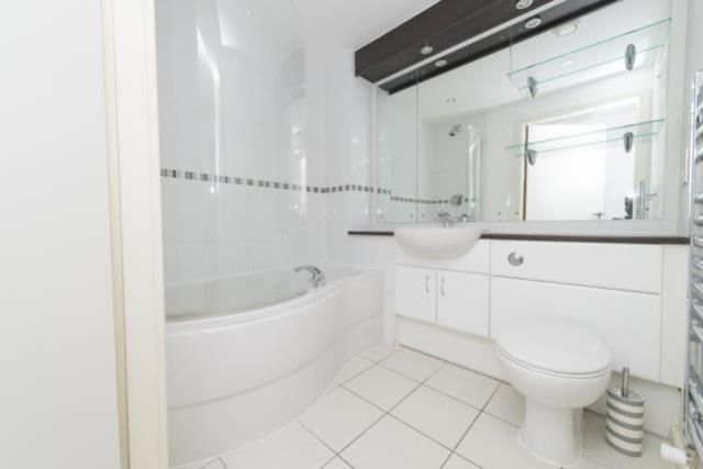 Property photo 2 of 6 Hive Bathroom White_Lge_Sml