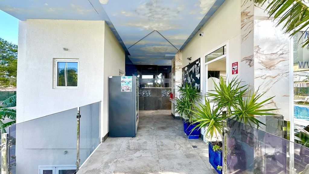 Property photo 3 of 50