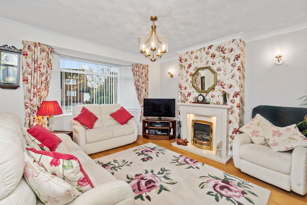 Property photo 2 of 39