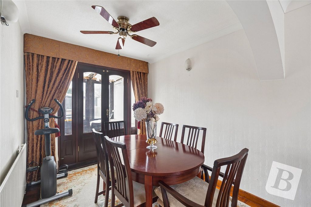 Property photo 3 of 16 Dining Area