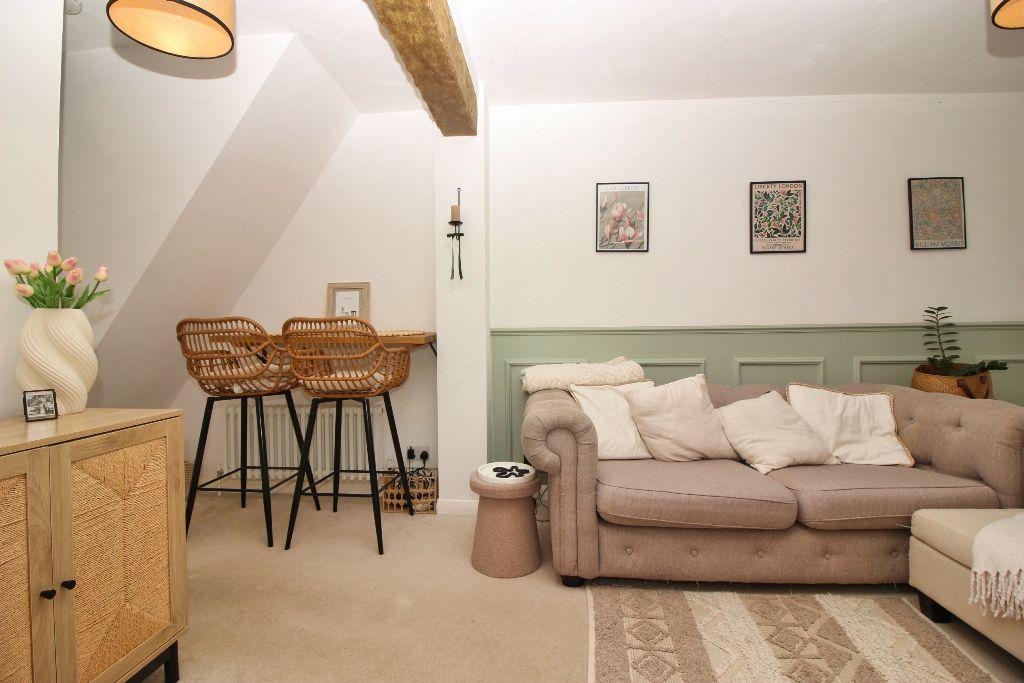 Property photo 3 of 17 Lounge/Diner