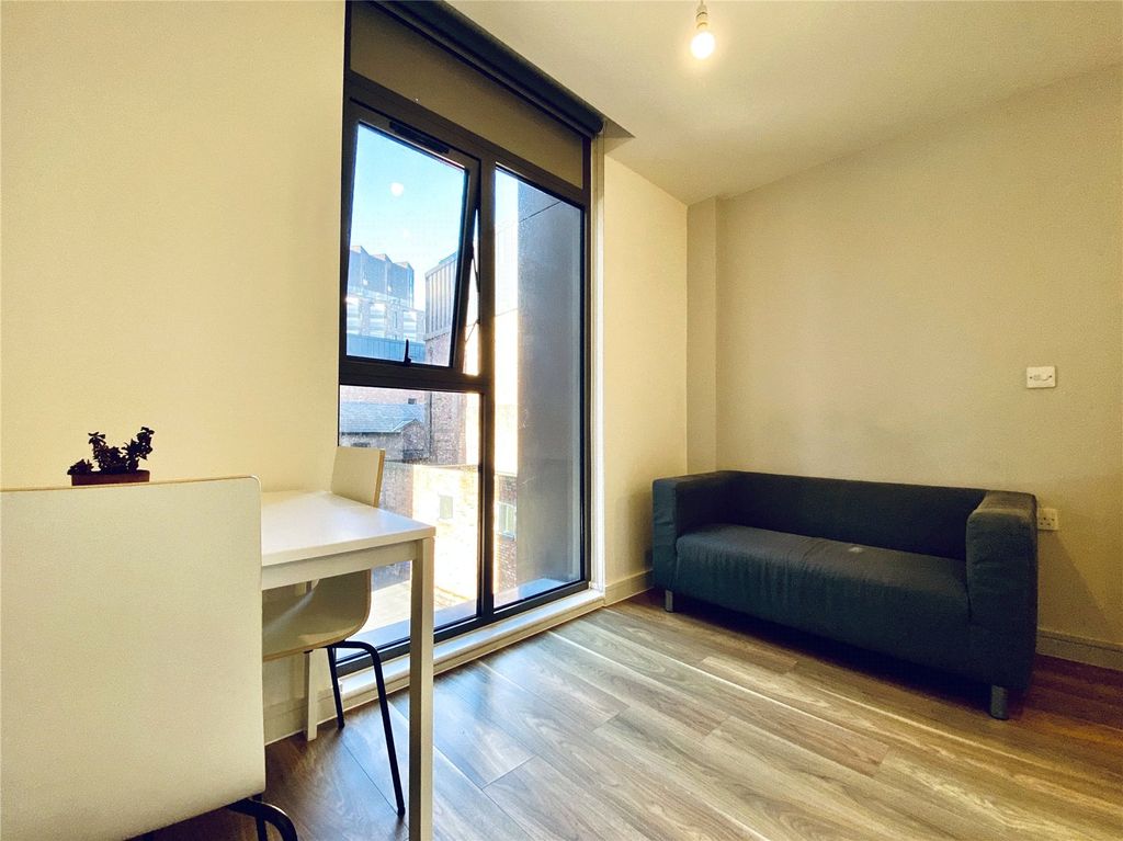 Property photo 3 of 8 3