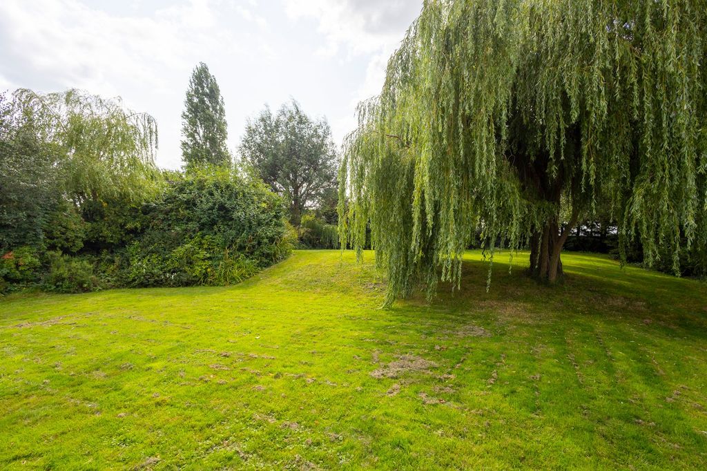 Property photo 2 of 30 Rear Garden