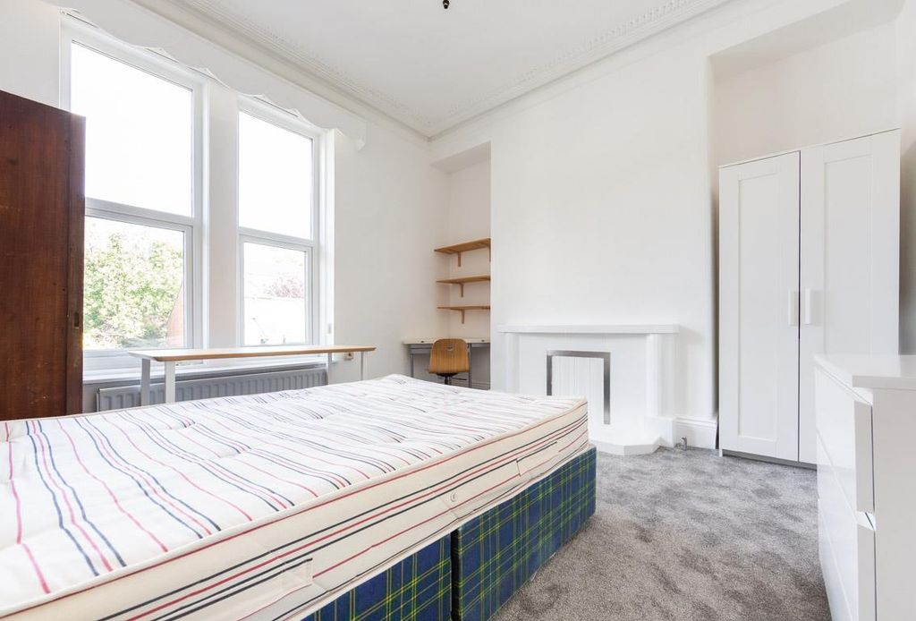 Property photo 3 of 6 7 Clayton Rd - Small-3.Jpg