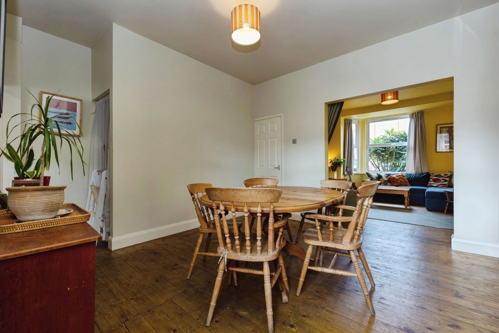 Property photo 3 of 29 Pbox-Img.Jpg