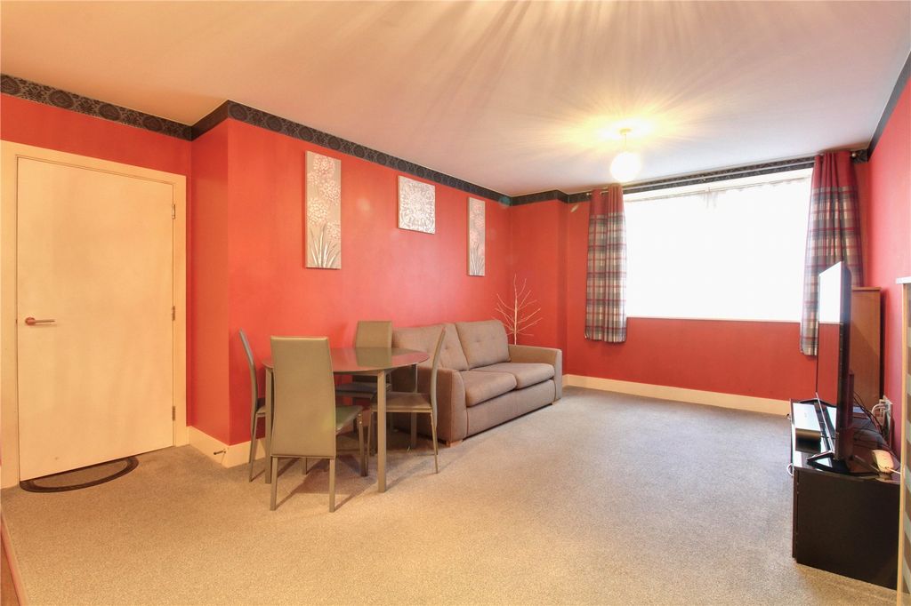 Property photo 2 of 9 Picture No. 04