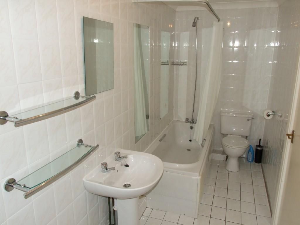 Property photo 2 of 6 Bathroom.Jpg