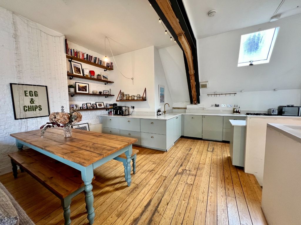 Property photo 2 of 22 4639114