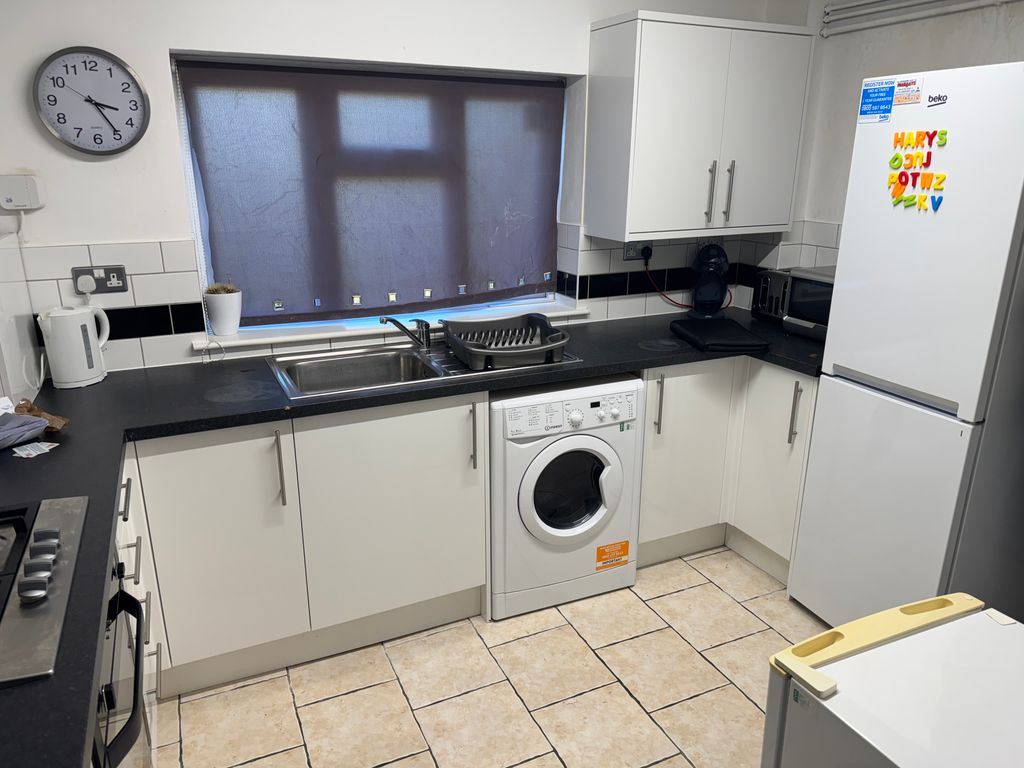 Property photo 2 of 3