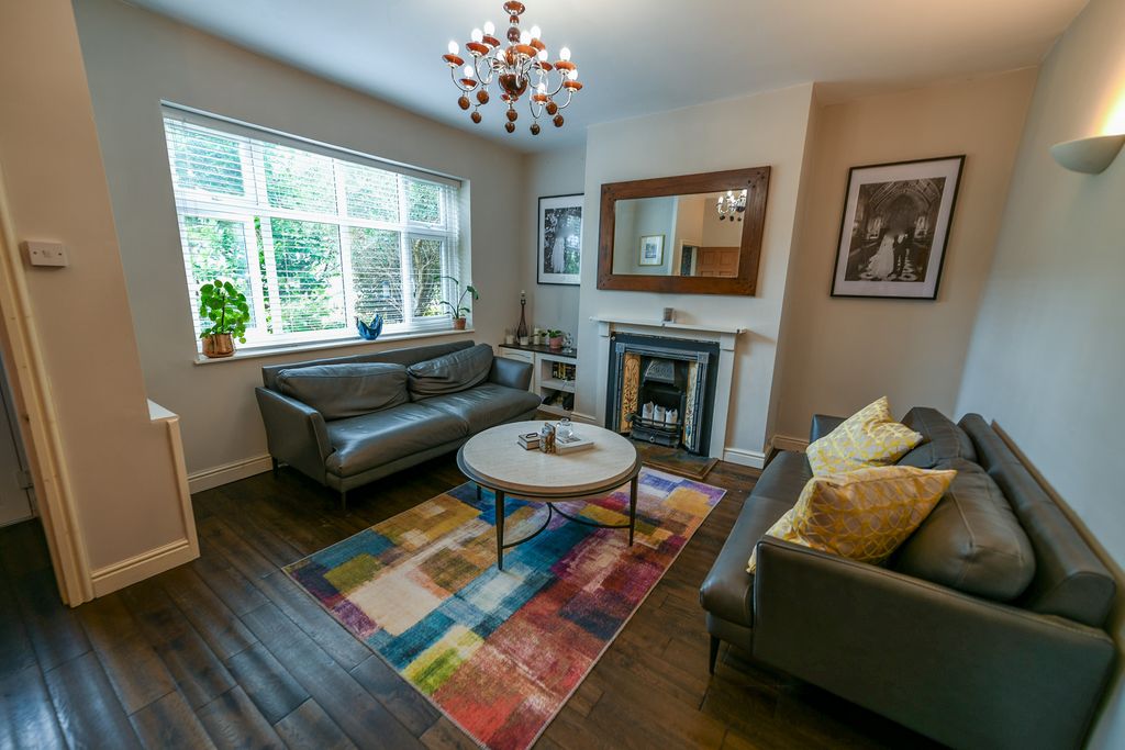 Property photo 2 of 18 Living Room
