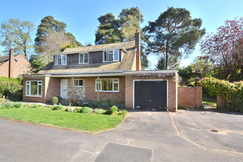 Property photo 1 of 20 Front 1.Jpg