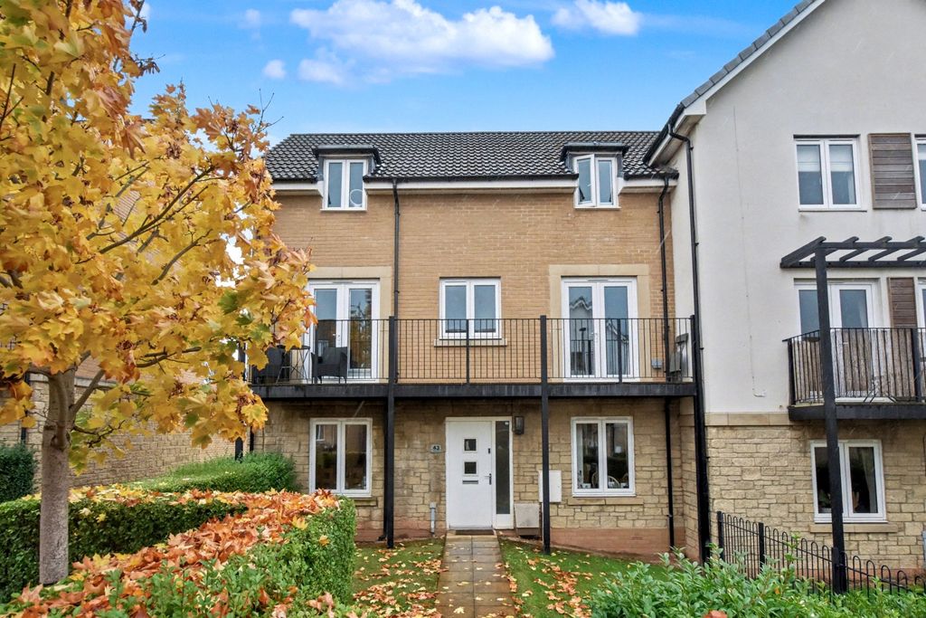 Property photo 1 of 17 Front