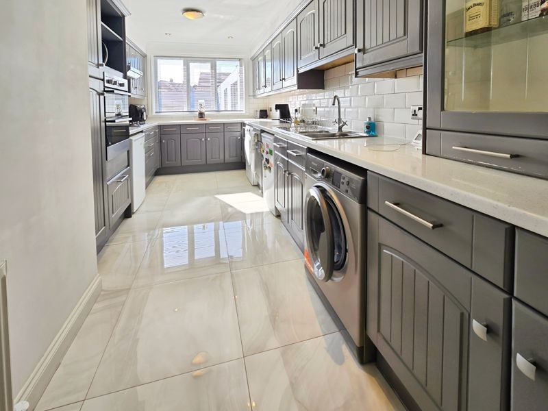 Property photo 2 of 19 Photo 16