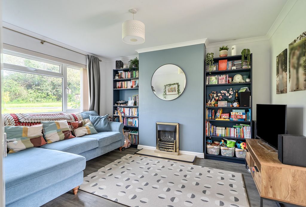 Property photo 2 of 20 Lounge