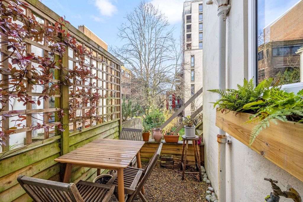 Property photo 2 of 22