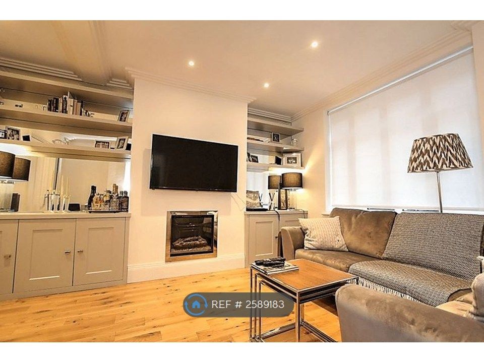 Property photo 1 of 12 Living Room