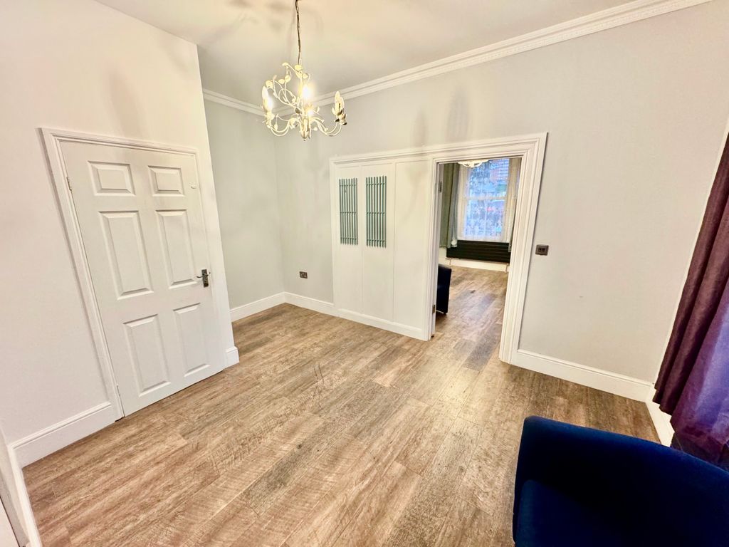 Property photo 1 of 3