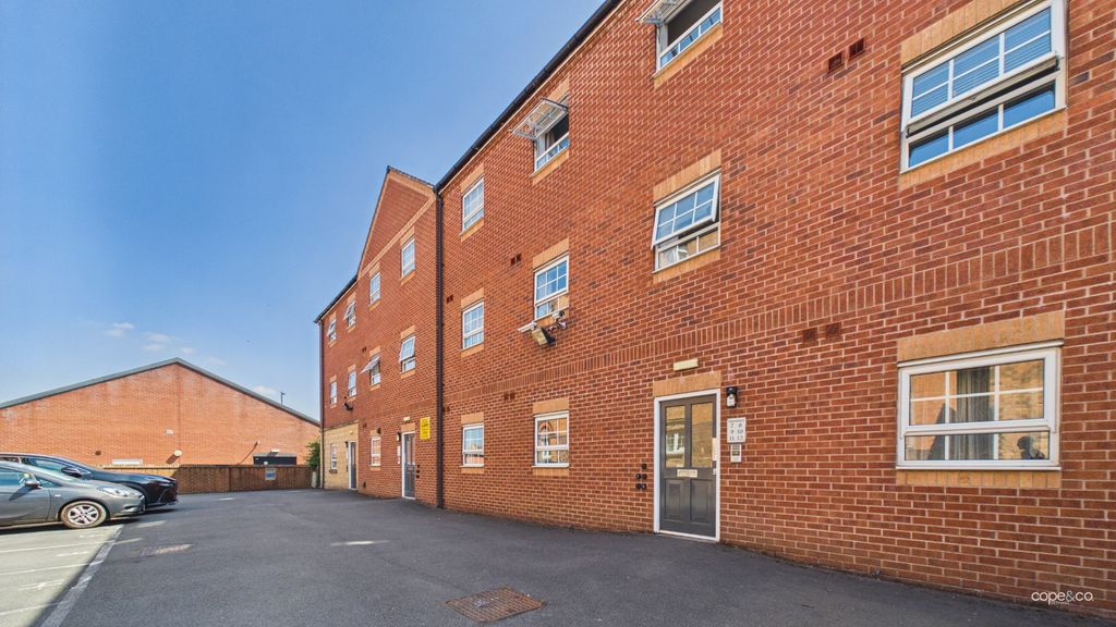 Property photo 1 of 10 5272251