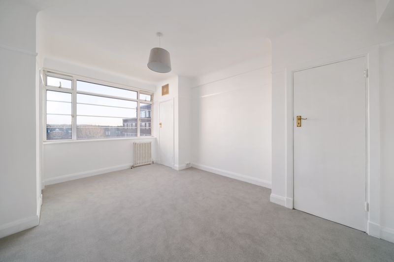 Property photo 1 of 7 Photo 5