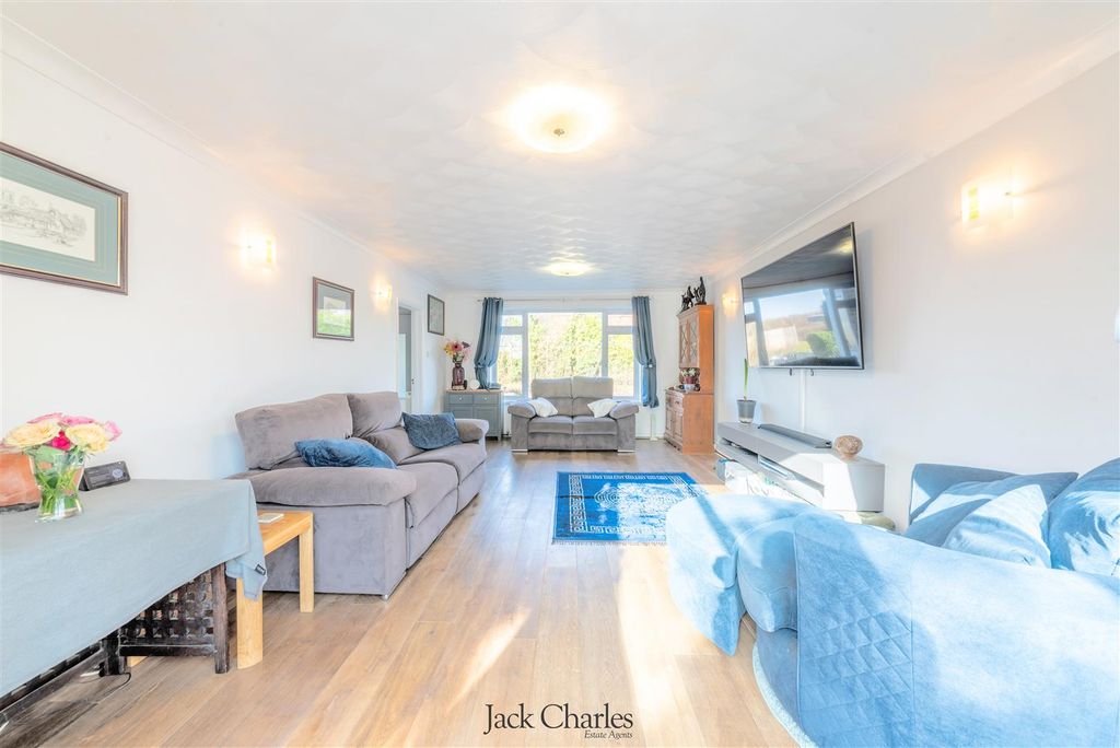 Property photo 3 of 31