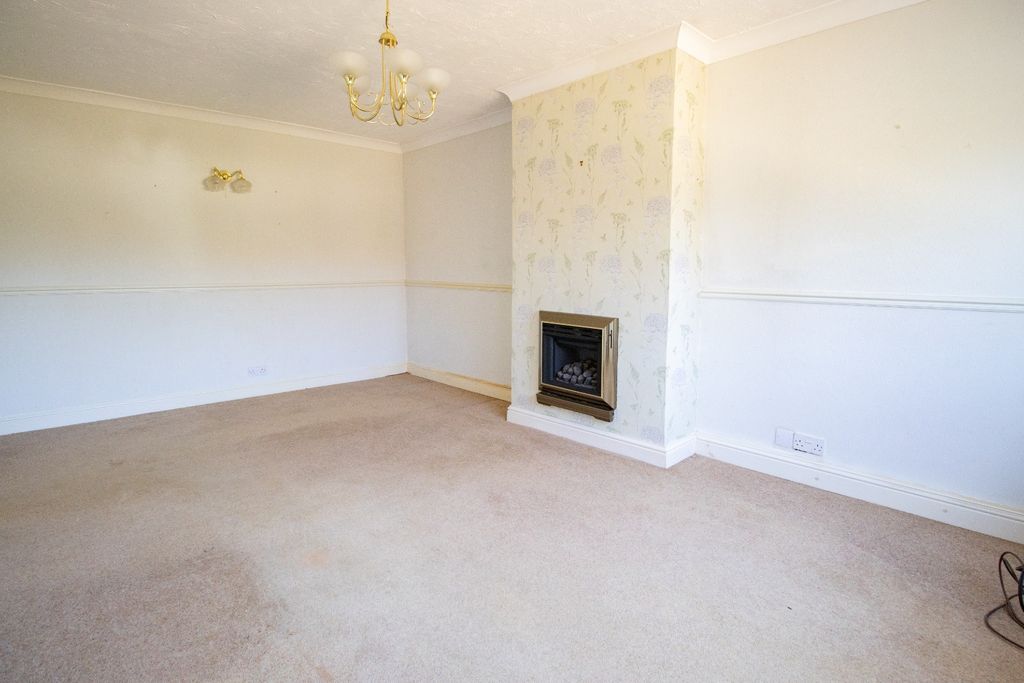 Property photo 2 of 11 3818733