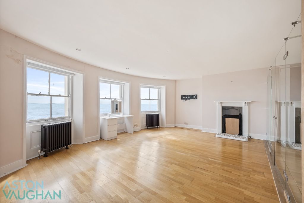 Property photo 2 of 15 5222461