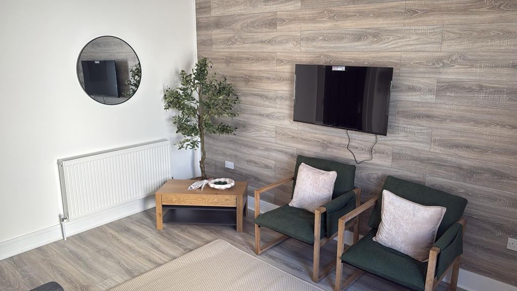 Property photo 2 of 10 35d3E844-929A-48Ea-B04d-0Ad0F3F83Ac9.Jpg