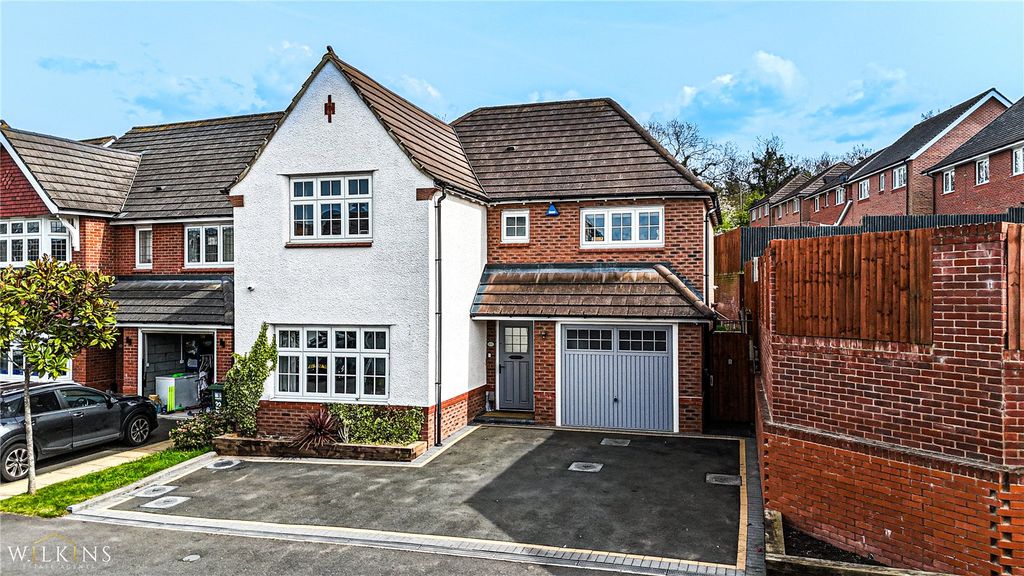 Property photo 1 of 39 Picture No. 04