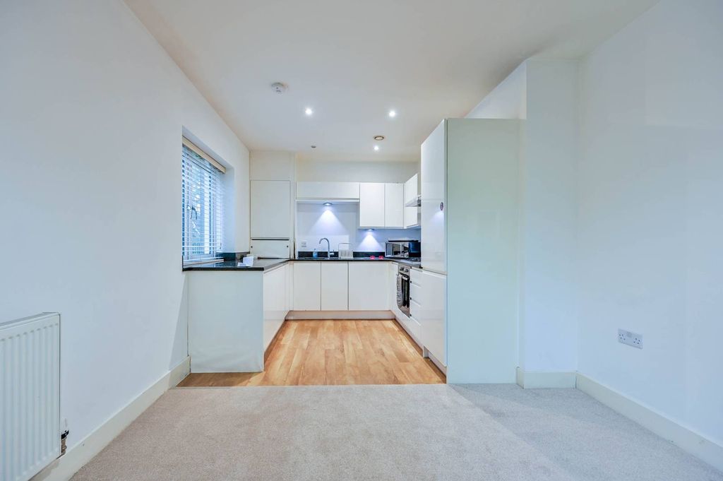 Property photo 3 of 12